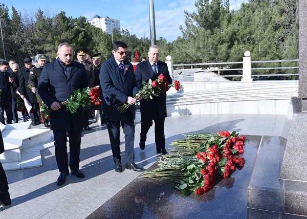 Sumqayıtda 20 Yanvar faciəsinin 35-ci ildönümü ilə əlaqədar anım mərasimi keçirilib -FOTOLAR