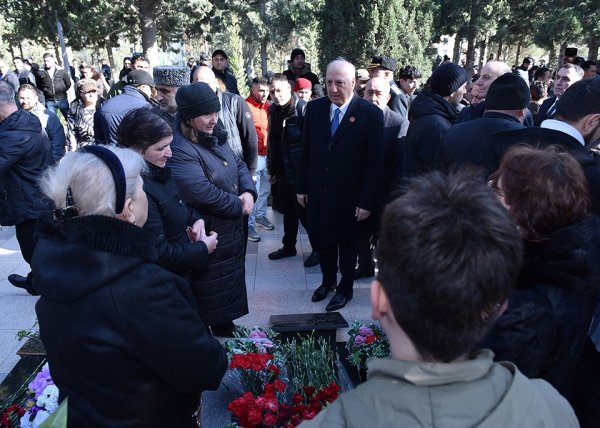 Sumqayıtda 20 Yanvar faciəsinin 35-ci ildönümü ilə əlaqədar anım mərasimi keçirilib -FOTOLAR