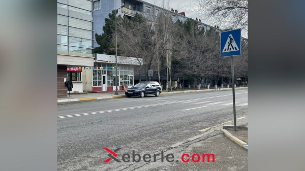 Sumqayıtda təhsil ocağının qarşısında ölüm saçan piyada zolaqları (FOTO)