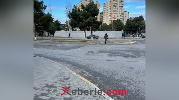 Sumqayıtda təhsil ocağının qarşısında ölüm saçan piyada zolaqları (FOTO)