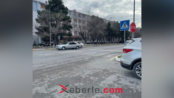 Sumqayıtda təhsil ocağının qarşısında ölüm saçan piyada zolaqları (FOTO)