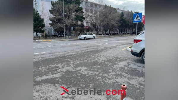 Sumqayıtda təhsil ocağının qarşısında ölüm saçan piyada zolaqları (FOTO)