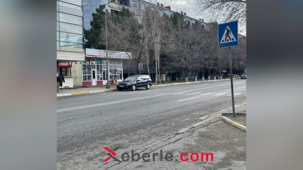 Sumqayıtda təhsil ocağının qarşısında ölüm saçan piyada zolaqları (FOTO)