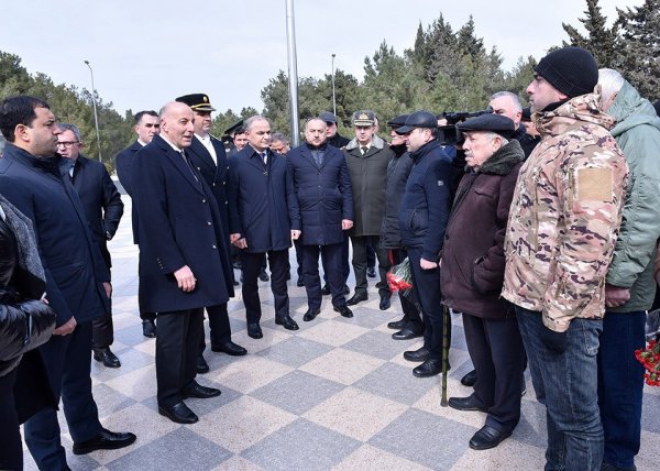 Sumqayıtda Xocalı soyqırımı qurbanlarının xatirəsi anılıb - FOTO