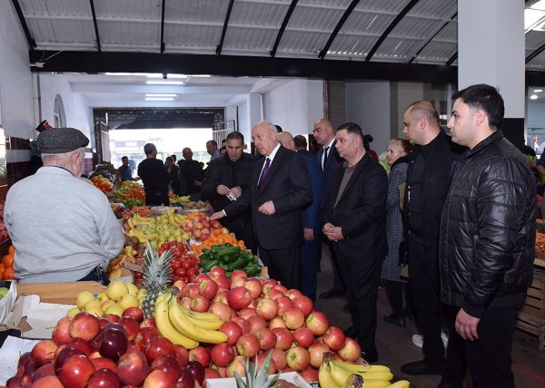 Zakir Fərəcov bazarda qiymətlərlə maraqlandı, tapşırıqlar verdi