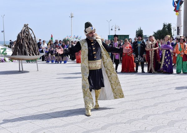 Sumqayıtda Novruz bayramı münasibətilə möhtəşəm tədbir keçirildi – FOTO