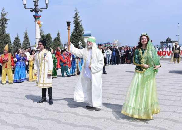 Sumqayıtda Novruz bayramı münasibətilə möhtəşəm tədbir keçirildi – FOTO