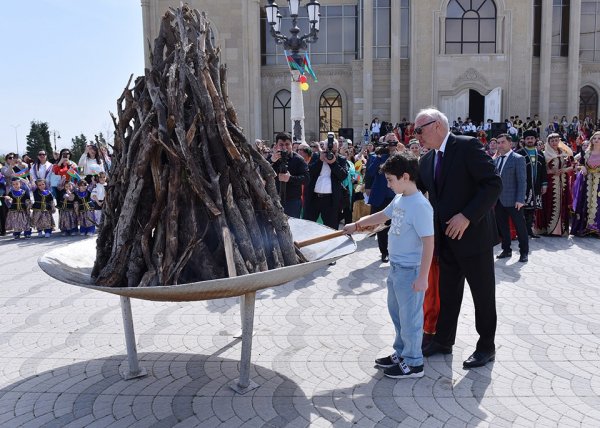 Sumqayıtda Novruz bayramı münasibətilə möhtəşəm tədbir keçirildi – FOTO