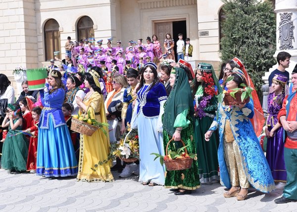 Sumqayıtda Novruz bayramı münasibətilə möhtəşəm tədbir keçirildi – FOTO