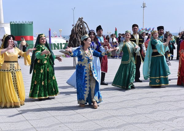 Sumqayıtda Novruz bayramı münasibətilə möhtəşəm tədbir keçirildi – FOTO