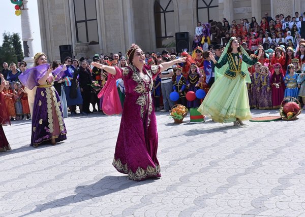 Sumqayıtda Novruz bayramı münasibətilə möhtəşəm tədbir keçirildi – FOTO