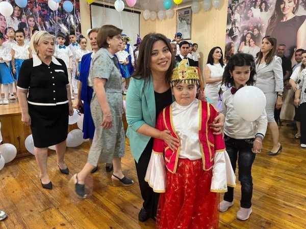 Deputat Səbinə Salmanovanın təşəbbüsü ilə sağlamlıq imkanları məhdud uşaqlara hədiyyələr verilib