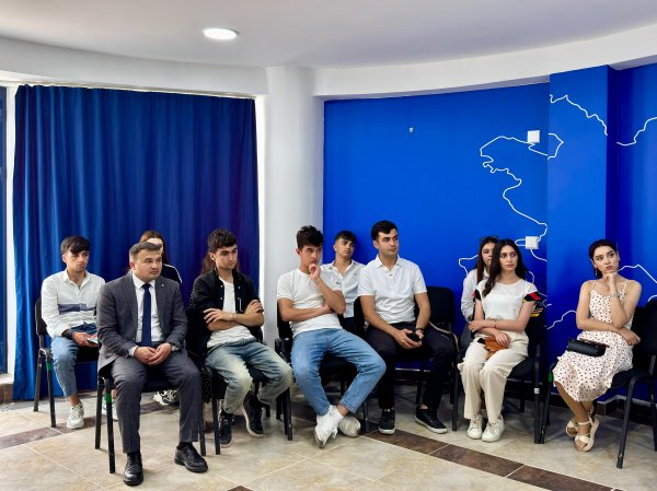Sumqayıtda "Gənclərə öz karyera yollarını seçməkdə kömək edən - çatbotlar" layihəsinin təqdimat mərasimi keçirilib -FOTOLAR