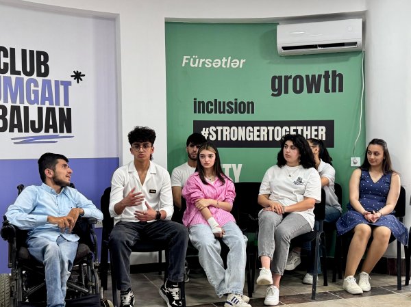Sumqayıtda "Gənclərə öz karyera yollarını seçməkdə kömək edən - çatbotlar" layihəsinin təqdimat mərasimi keçirilib -FOTOLAR