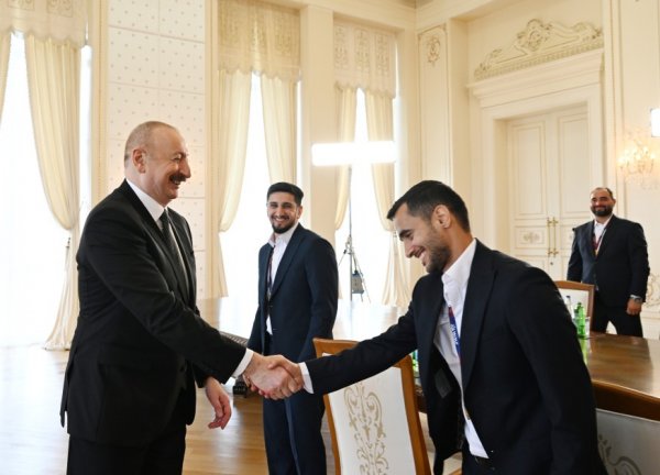 Prezident milli komandanın üzvlərini qəbul etdi - FOTOLAR