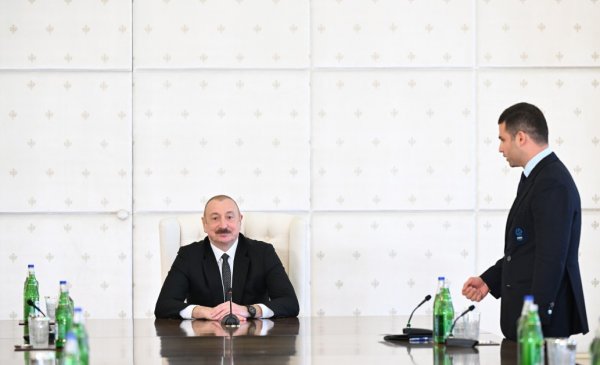 Prezident milli komandanın üzvlərini qəbul etdi - FOTOLAR