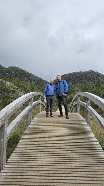 Fyordlar, qayalar və yeraltı tunellər ölkəsi Norveç - Preikestolendən REPORTAJ