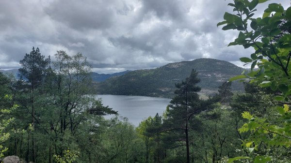 Fyordlar, qayalar və yeraltı tunellər ölkəsi Norveç - Preikestolendən REPORTAJ
