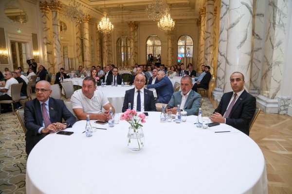 Deputatlar və jurnalistlər Milli Mətbuatın 150 illik yubileyini qeyd etdilər (FOTOLAR) Deputatlar və jurnalistlər Milli Mətbuatın 150 illik yubileyini qeyd etdilər (FOTOLAR)