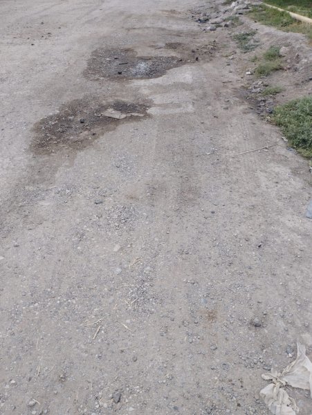 Sumqayıtın 76-cı məhəlləsində yol problemi: Sakinlər öz hesabına yol təmir edir