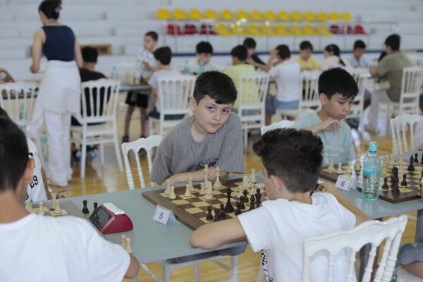 Sumqayıtlı Eldar beynəlxalq şahmat turnirində bütün rəqiblərini mat etdi -FOTO