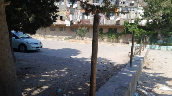 Sakinlər cana yığıldı: Sumqayıtda binanı su basıb, elektrik şitləri partlayır