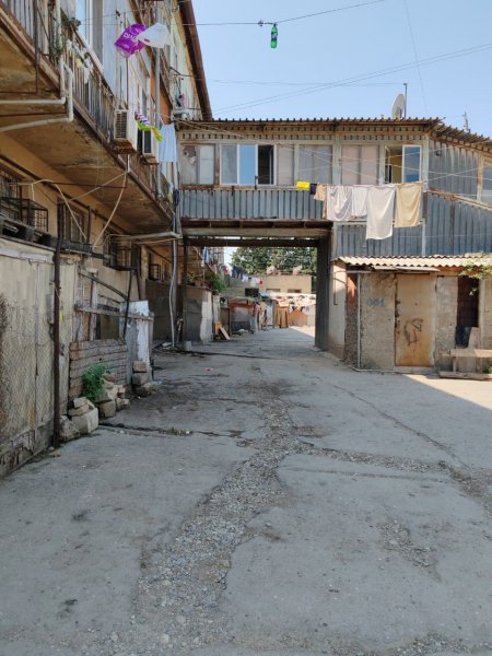 Sakinlər cana yığıldı: Sumqayıtda binanı su basıb, elektrik şitləri partlayır