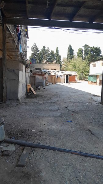 Sakinlər cana yığıldı: Sumqayıtda binanı su basıb, elektrik şitləri partlayır