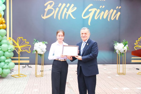Mingəçevir Dövlət Universitetində Bilik Günü təntənəli şəkildə qeyd olunub (FOTO)