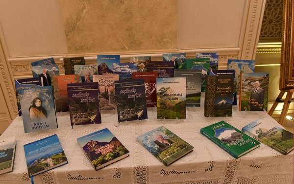 Sumqayıtda tanınmış şair-publisist Əvəz Mahmud Lələdağın 90 illiyi qeyd olunub