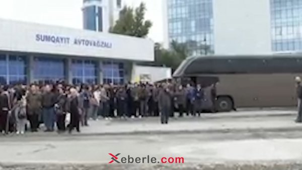 Bakı–Sumqayıt xəttində nəqliyyat böhranı: Sərnişinlər yolda qalır, məsul qurumlar isə hələ də susur (FOTOLAR)