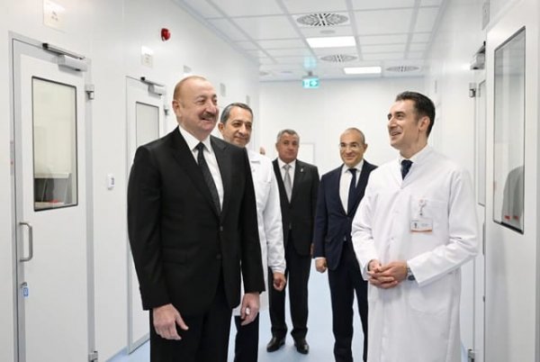 Prezident İlham Əliyev dərman preparatları istehsalı müəssisəsinin açılışında iştirak edib