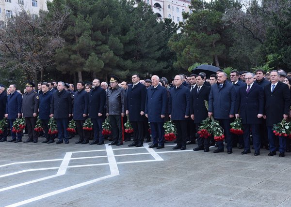Sumqayıt şəhərində Ümummilli Lider Heydər Əliyevin anım mərasimi keçirilib - FOTOLAR