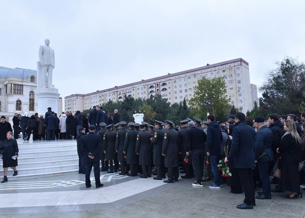 Sumqayıt şəhərində Ümummilli Lider Heydər Əliyevin anım mərasimi keçirilib - FOTOLAR