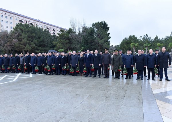 Sumqayıt şəhərində Ümummilli Lider Heydər Əliyevin anım mərasimi keçirilib - FOTOLAR
