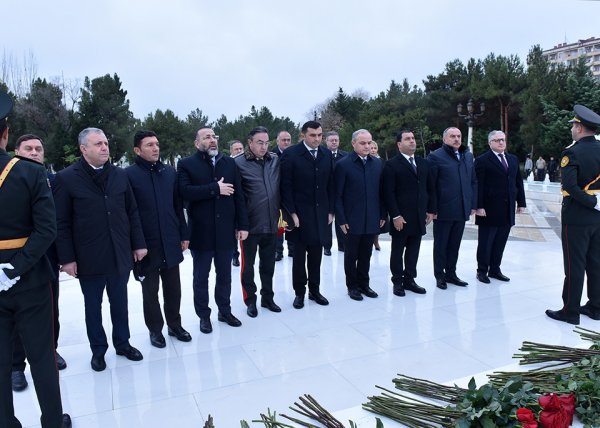 Sumqayıt şəhərində Ümummilli Lider Heydər Əliyevin anım mərasimi keçirilib - FOTOLAR