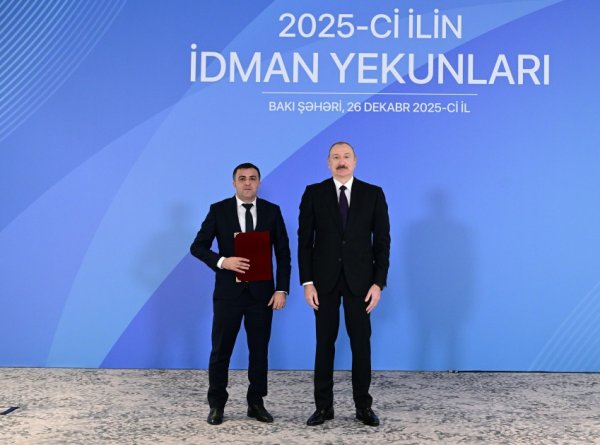 Prezident bu idmançılara ev verdi - FOTOLAR