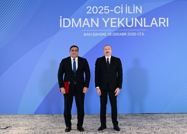 Prezident bu idmançılara ev verdi - FOTOLAR