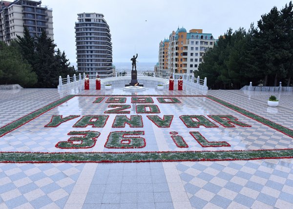 Sumqayıtda 20 Yanvar faciəsinin 36-cı ildönümü ilə əlaqədar anım mərasimi keçirilib - FOTOLAR