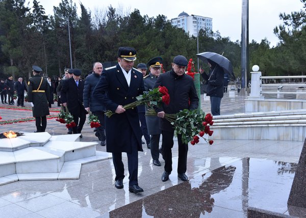 Sumqayıtda 20 Yanvar faciəsinin 36-cı ildönümü ilə əlaqədar anım mərasimi keçirilib - FOTOLAR