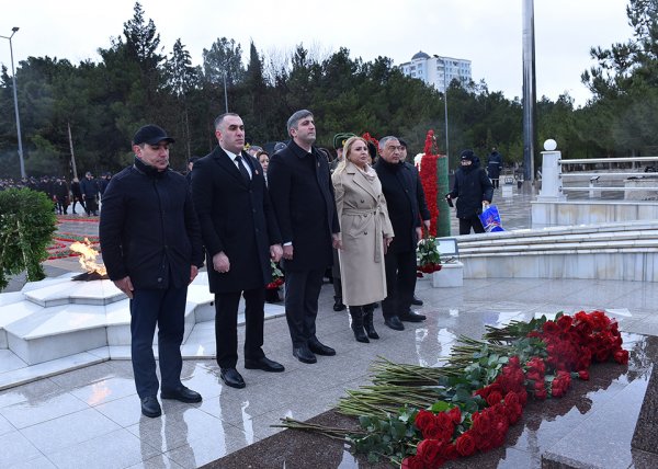 Sumqayıtda 20 Yanvar faciəsinin 36-cı ildönümü ilə əlaqədar anım mərasimi keçirilib - FOTOLAR