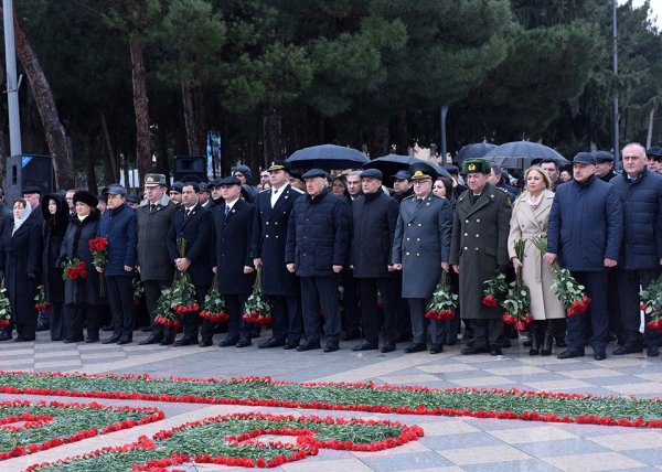 Sumqayıtda 20 Yanvar faciəsinin 36-cı ildönümü ilə əlaqədar anım mərasimi keçirilib - FOTOLAR
