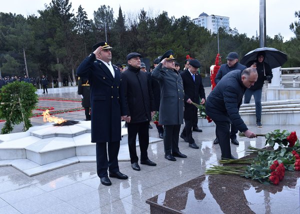 Sumqayıtda 20 Yanvar faciəsinin 36-cı ildönümü ilə əlaqədar anım mərasimi keçirilib - FOTOLAR